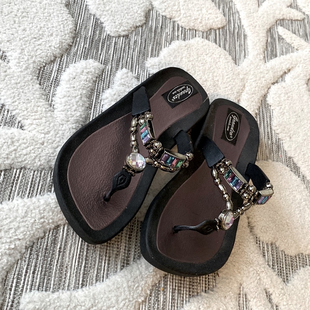 Size 7 womens sandal - never worn, brand new just tried on once